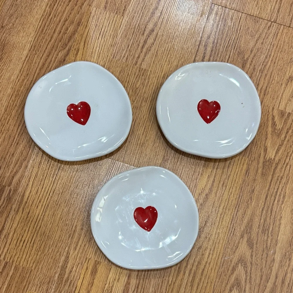 6 PC Williams Sonoma White Plates with Red Heart Design (3) & Heart Mugs (3)